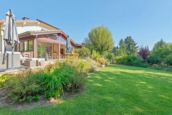 Vente Maison de luxe Divonne-les-Bains 8 Pièces 317.46 m²