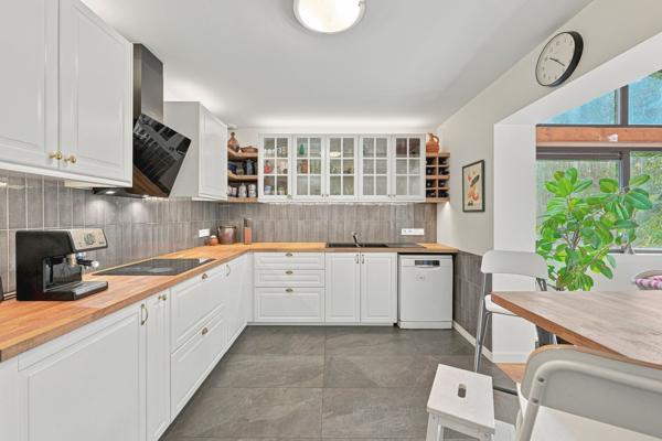 Vente Maison de luxe Divonne-les-Bains 8 Pièces 317.46 m²