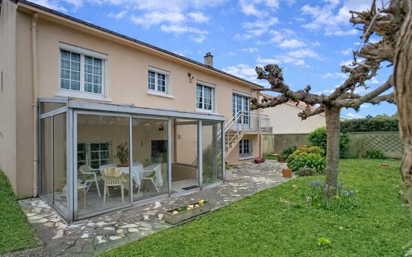 Maison à vendre    5 pièces •  Rezé