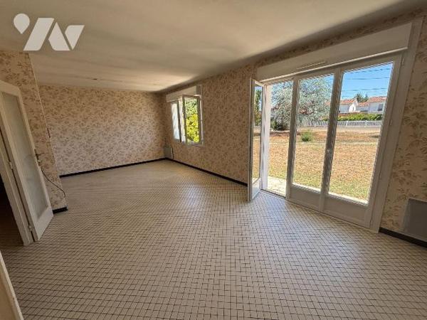 A VENDRE, Gironde, proche Bordeaux, PAREMPUYRE, proche centre, sur un terrain de 1373 m² non di...
