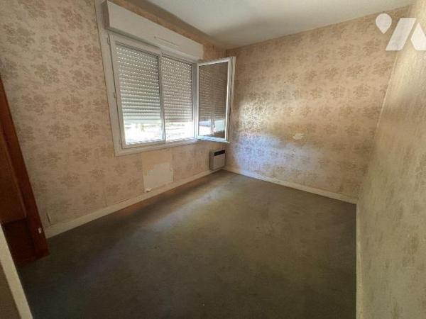 A VENDRE, Gironde, proche Bordeaux, PAREMPUYRE, proche centre, sur un terrain de 1373 m² non di...