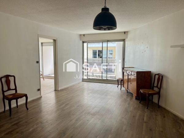 Bordeaux centre - Hôpital Saint André - Grand T2 de 63m2 avec une chambre, balcon, stationnement