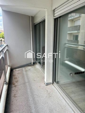 Bordeaux centre - Hôpital Saint André - Grand T2 de 63m2 avec une chambre, balcon, stationnement