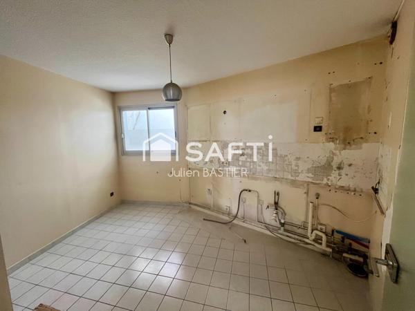 Bordeaux centre - Hôpital Saint André - Grand T2 de 63m2 avec une chambre, balcon, stationnement