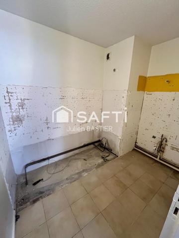 Bordeaux centre - Hôpital Saint André - Grand T2 de 63m2 avec une chambre, balcon, stationnement