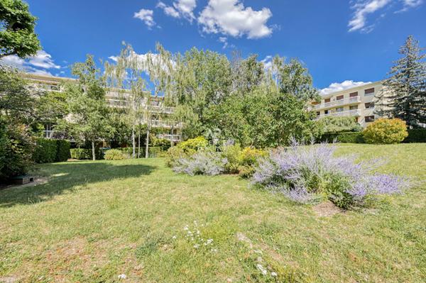 Sèvres Rive Gauche - Studio €180 000 ** - Référence 579-S