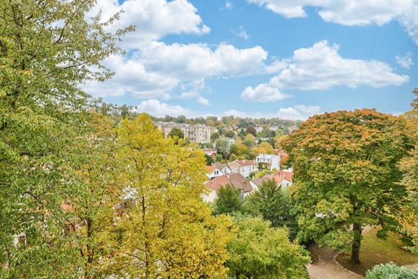 SEVRES RIVE DROITE - APPARTEMENT FAMILIAL €835 000 ** - Référence 576-S