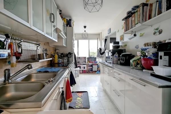 F2 avec balcon sur parc