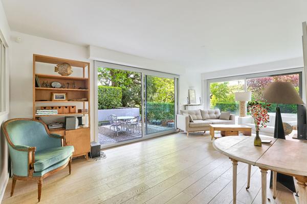 SEVRES RIVE DROITE - APPARTEMENT AVEC JARDIN €595 000 ** - Référence 562-S