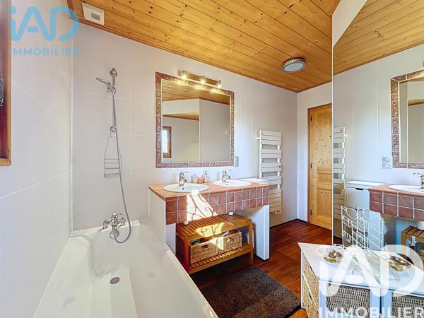 Maison à vendre 8 pièces 230 m² Thoiry