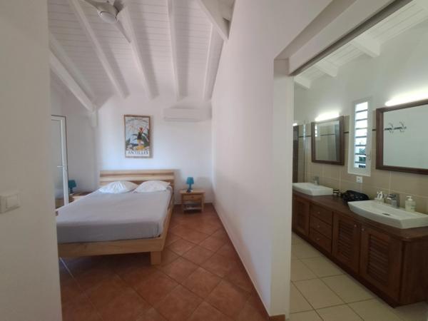 Propriété d’exception à la vue mer panoramique – Élégance créole et art de vivre tropical