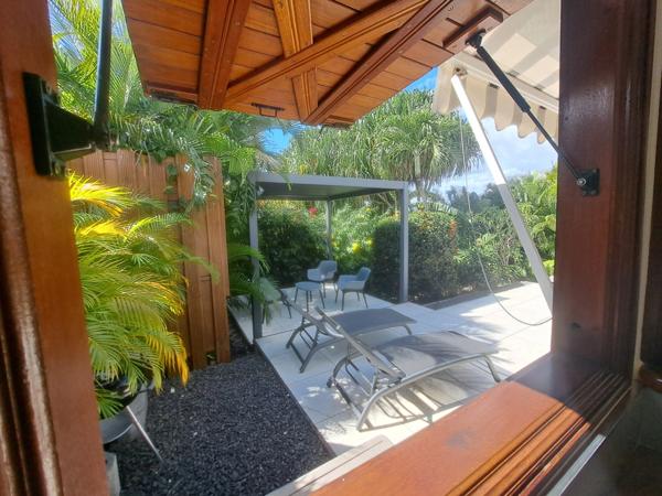 Propriété d’exception à la vue mer panoramique – Élégance créole et art de vivre tropical