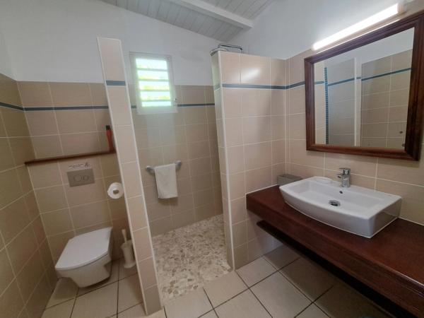 Propriété d’exception à la vue mer panoramique – Élégance créole et art de vivre tropical