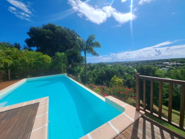 Propriété d’exception à la vue mer panoramique – Élégance créole et art de vivre tropical