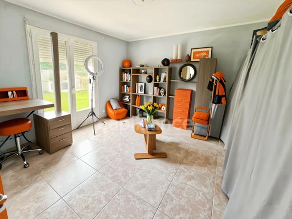 AFA (20), à quelques minutes d'Ajaccio, du nouvel hôpital et de la zone commerciale, belle maison T5, avec piscine