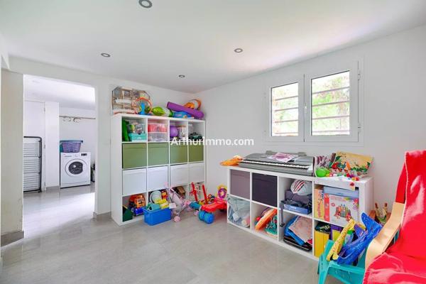 Location                                                      Maison
                        
                     4 pièces                      96 m2                     à Sucy-en-Brie