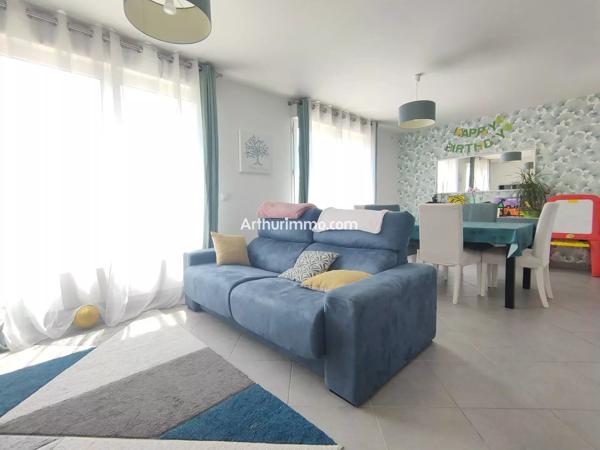 Location                                                      Maison
                        
                     4 pièces                      96 m2                     à Sucy-en-Brie