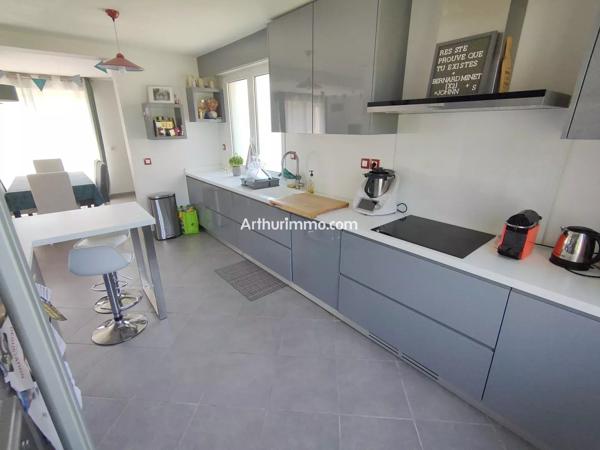 Location                                                      Maison
                        
                     4 pièces                      96 m2                     à Sucy-en-Brie
