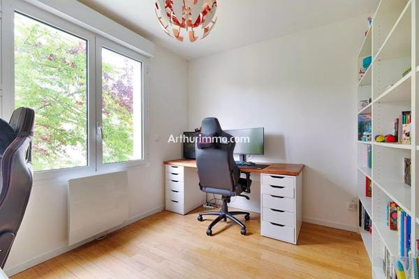 Location                                                      Maison
                        
                     4 pièces                      96 m2                     à Sucy-en-Brie