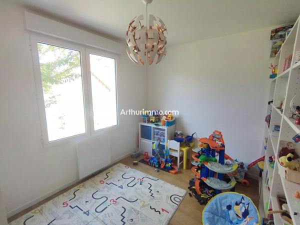 Location                                                      Maison
                        
                     4 pièces                      96 m2                     à Sucy-en-Brie