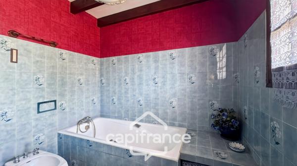 Maison familiale 4 chambres avec piscine, dépendance et garage indépendant – Pomarez centre