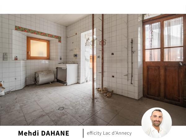 Immeuble
        
        - 200 m² Exclusivité 140 000 € *