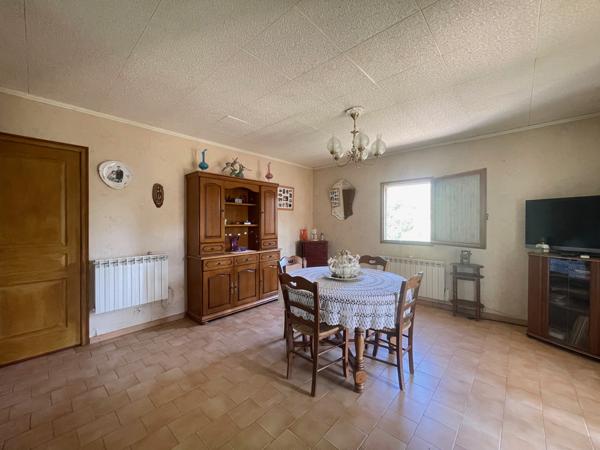 MAISON COMPOSEE DE DEUX LOGEMENTS SUR TERRAIN DE 2162M2