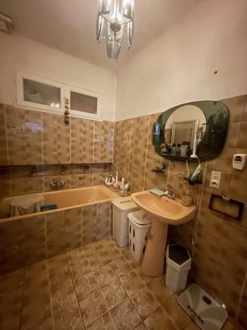 MAISON COMPOSEE DE DEUX LOGEMENTS SUR TERRAIN DE 2162M2