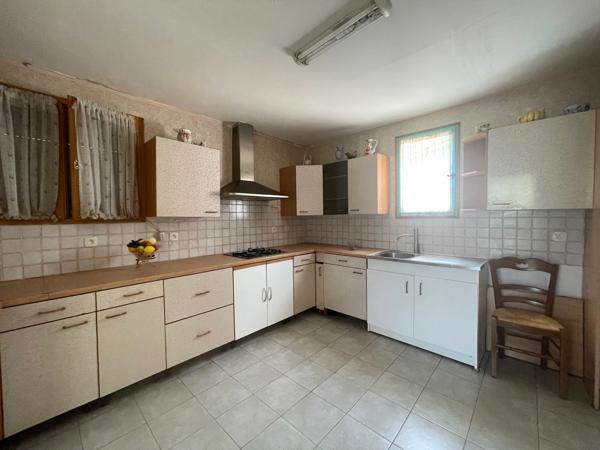 MAISON COMPOSEE DE DEUX LOGEMENTS SUR TERRAIN DE 2162M2