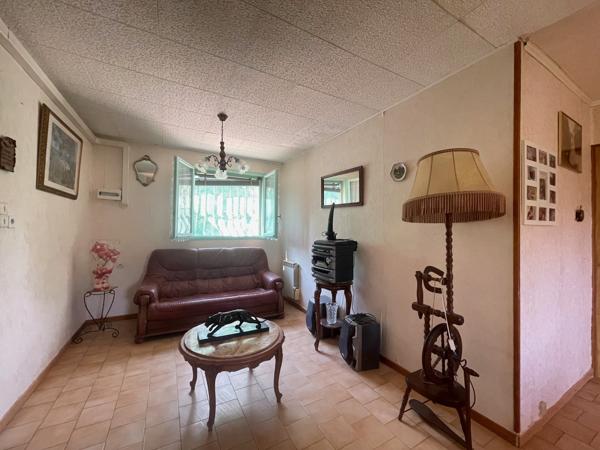 MAISON COMPOSEE DE DEUX LOGEMENTS SUR TERRAIN DE 2162M2