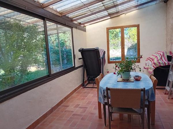 MAISON COMPOSEE DE DEUX LOGEMENTS SUR TERRAIN DE 2162M2