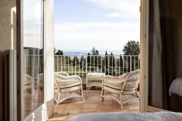 Propriete à vendre 6 pièces GOURDON (06), vue mer, jardin de 6000 m², garage...