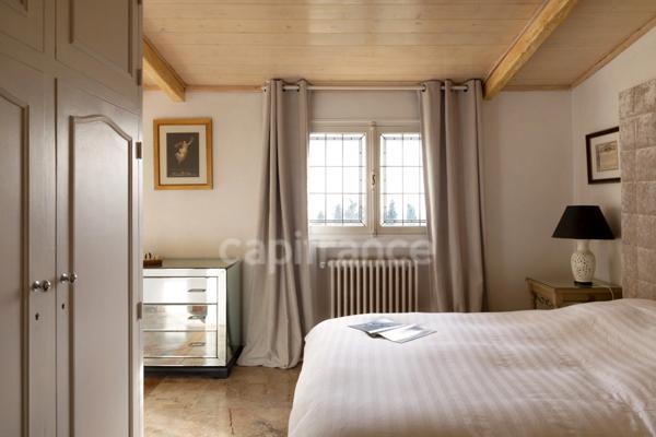 Propriete à vendre 6 pièces GOURDON (06), vue mer, jardin de 6000 m², garage...