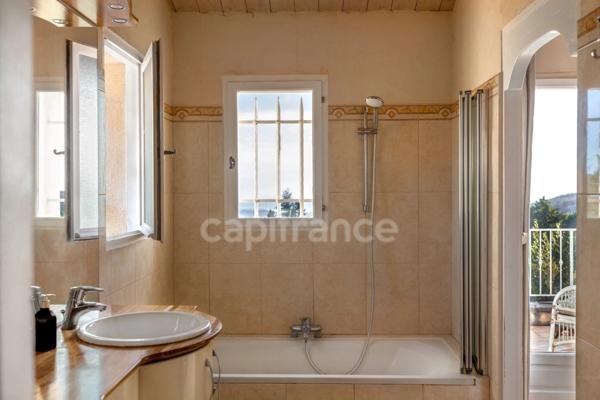 Propriete à vendre 6 pièces GOURDON (06), vue mer, jardin de 6000 m², garage...