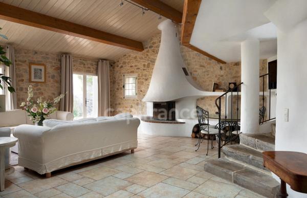 Propriete à vendre 6 pièces GOURDON (06), vue mer, jardin de 6000 m², garage...