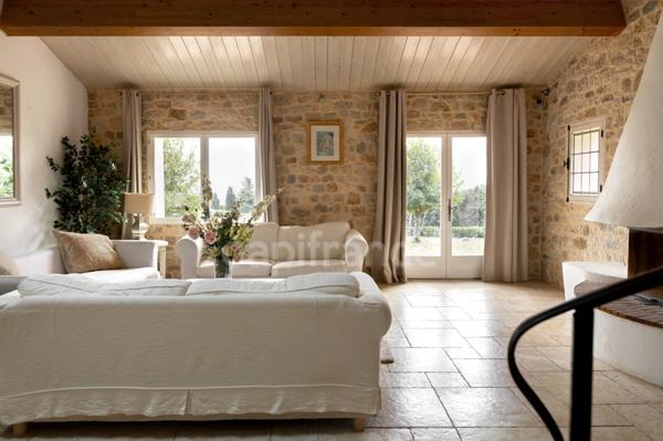 Propriete à vendre 6 pièces GOURDON (06), vue mer, jardin de 6000 m², garage...