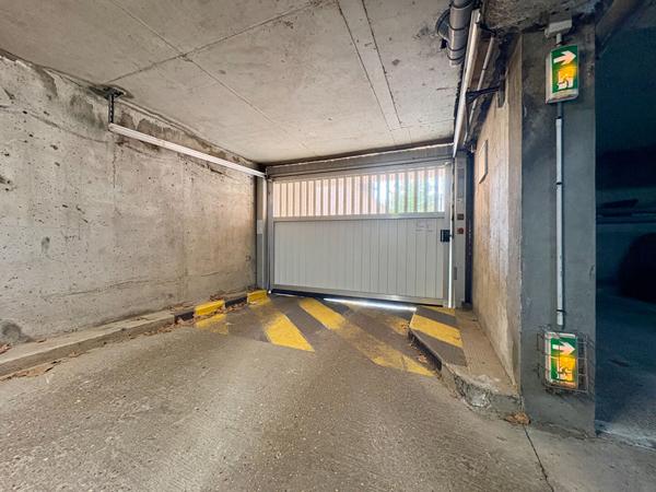 Parking / box Gif Sur Yvette