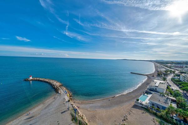 Baie des Anges - APPARTEMENT (55 m²) + TERRASSE + VUE