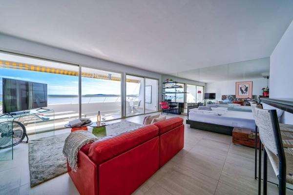 Baie des Anges - APPARTEMENT (55 m²) + TERRASSE + VUE