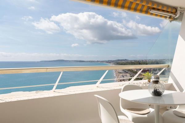 Baie des Anges - APPARTEMENT (55 m²) + TERRASSE + VUE