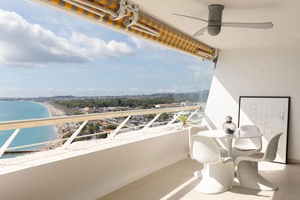 Baie des Anges - APPARTEMENT (55 m²) + TERRASSE + VUE