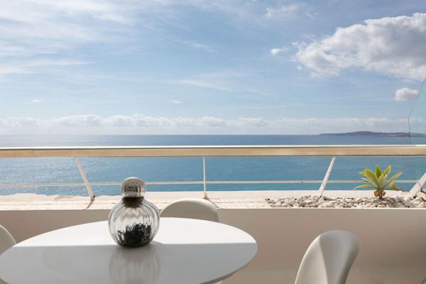 Baie des Anges - APPARTEMENT (55 m²) + TERRASSE + VUE