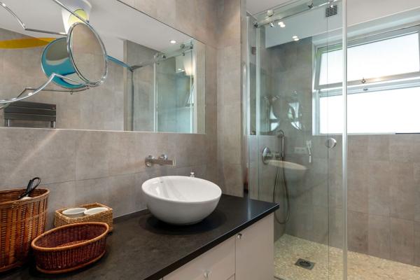 Baie des Anges - APPARTEMENT (55 m²) + TERRASSE + VUE