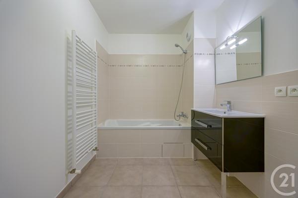 Appartement T3 à vendre  3 pièces - 63,39 m2 CHAMBERY - 73