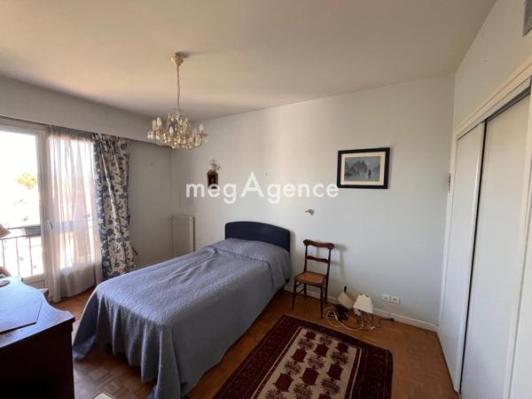 Appartement à SAINT-NOM-LA-BRETECHE, 78860 - 9 pièces 204m²