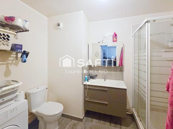 Appartement 2 pièces de 2010 avec place de stationnement