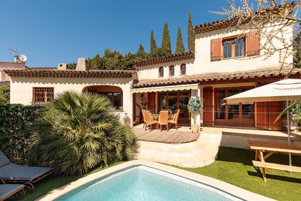 Villa provençale de caractère avec piscine et volumes généreux