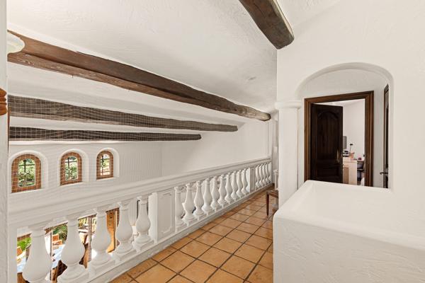 Villa provençale de caractère avec piscine et volumes généreux