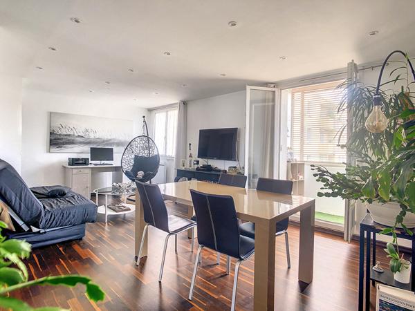 A vendre en exclusivité Appartement 3 pièce(s) 67 m2  avec balcon Secteur Saint-Tronc 13010 Marseille