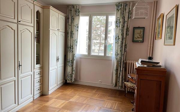 Appartement à vendre    4 pièces • 86 m2 Paris 16